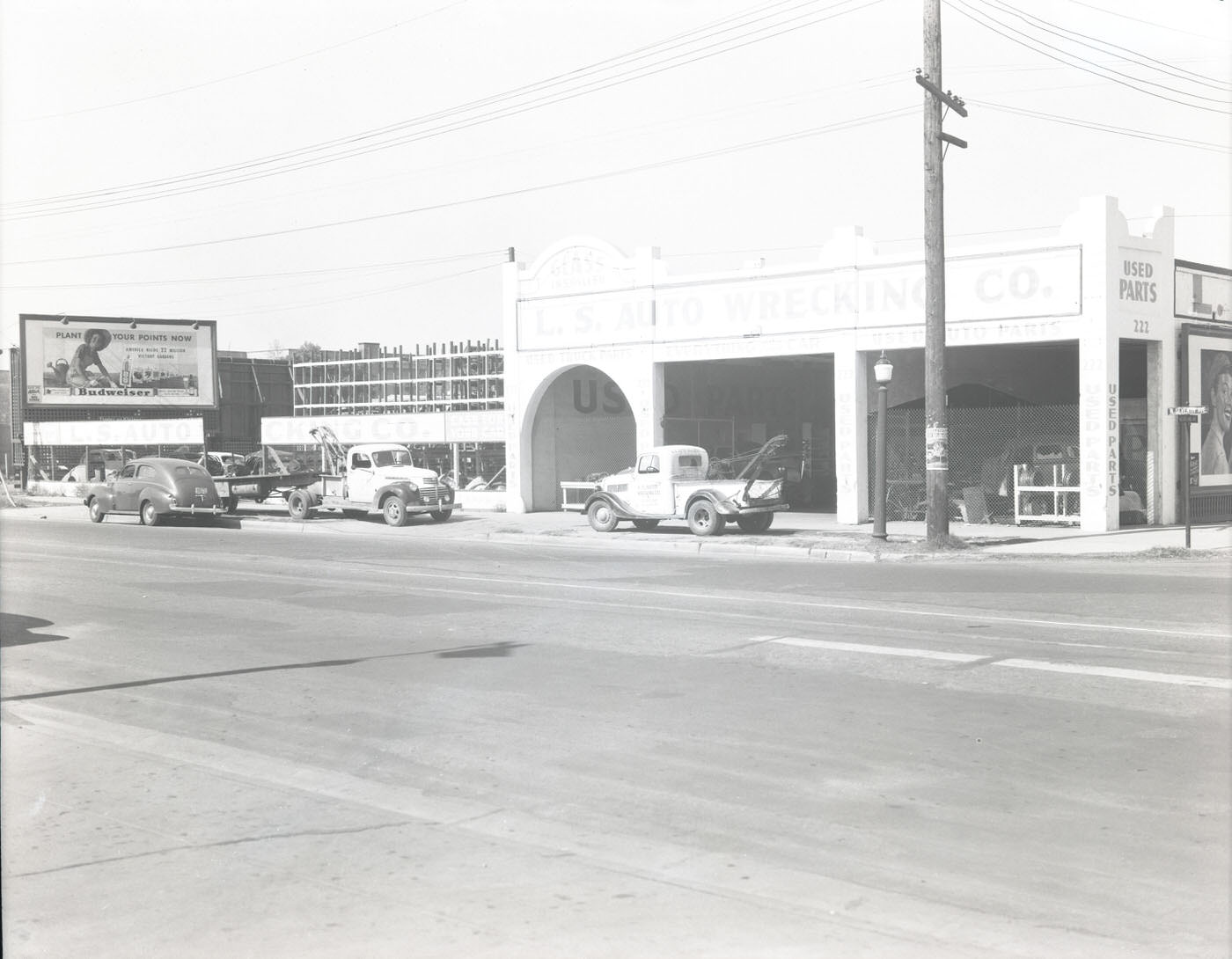 L & S Auto Wrecking Building Exterior, 1944