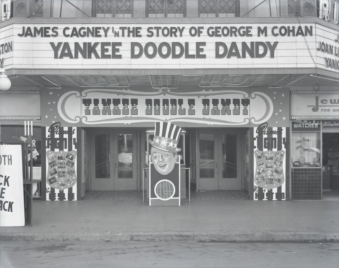 Rialto Theatre Exterior, 1944