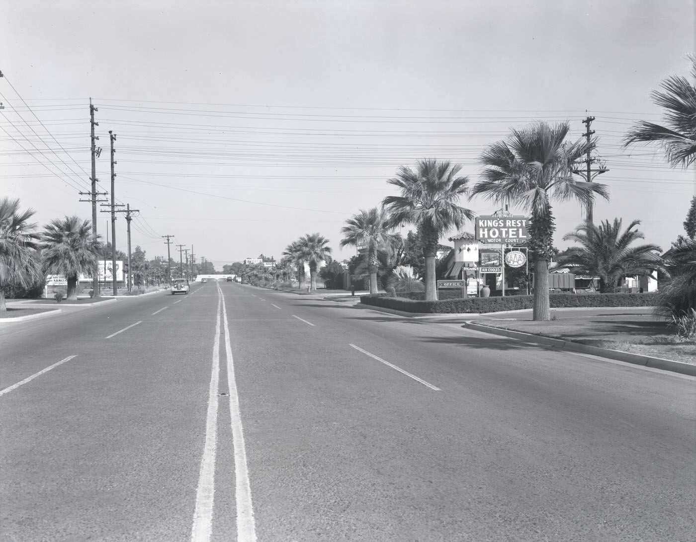 King's Rest Hotel Motor Court View From Street, 1944