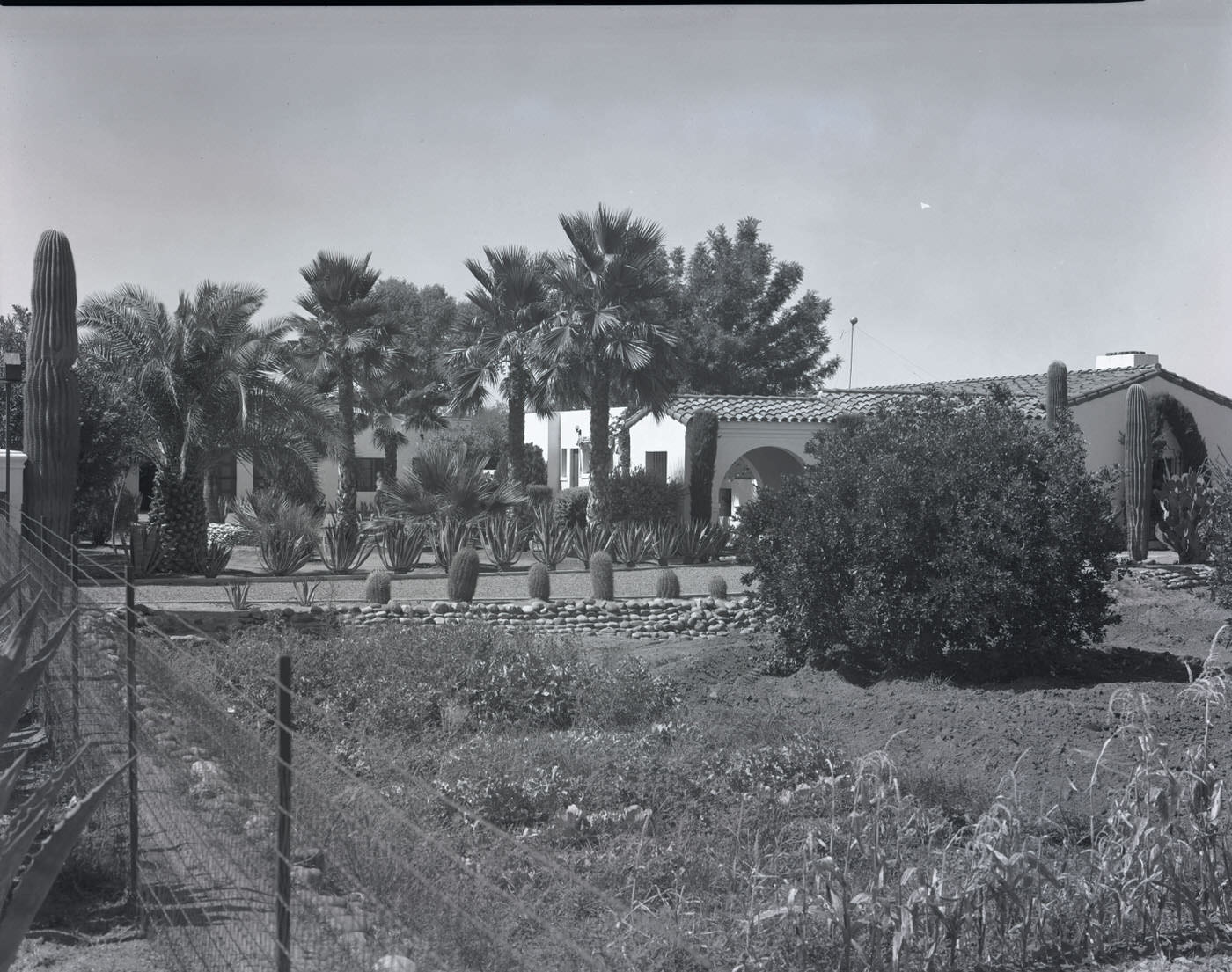 King's Rest Hotel Motor Court Grounds, 1944