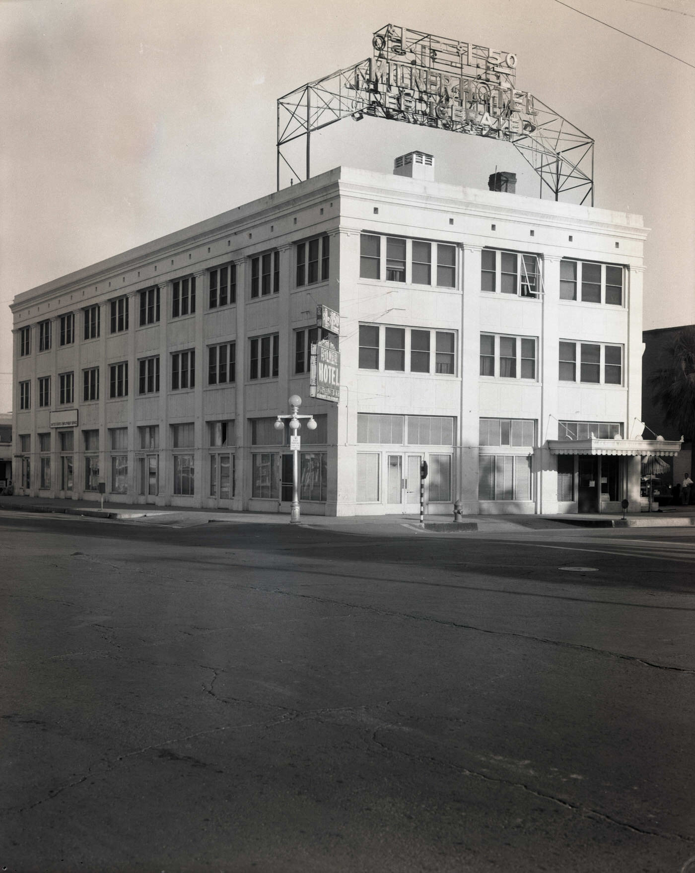 Milner Hotel Exterior, 1945