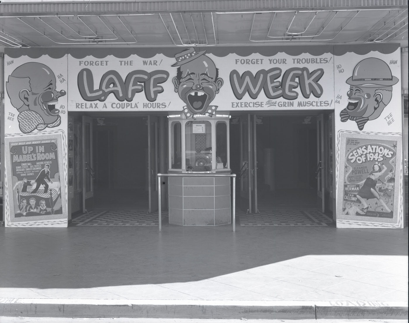 Rialto Theatre Exterior, 1945