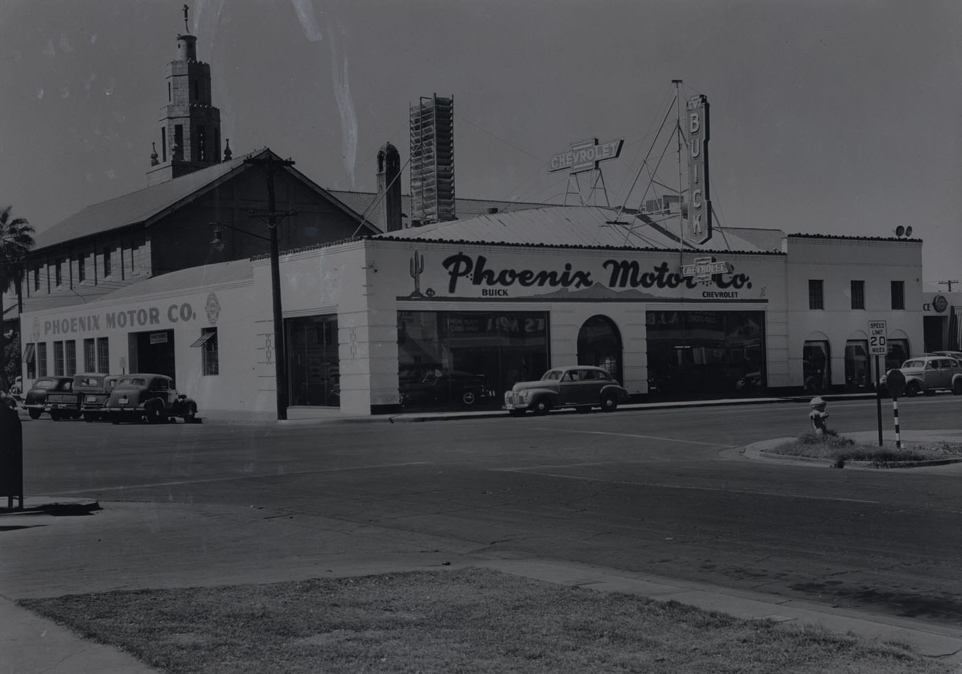 Phoenix Motor Co. Building Exterior, 1946