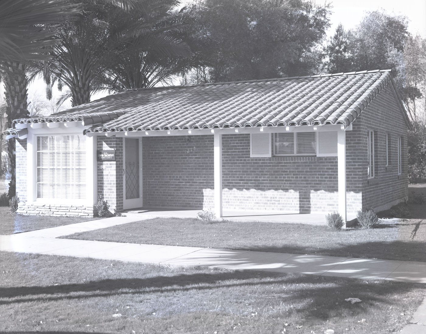 Dr. J. Gordon Shackelford's Office: Exterior View, 1946