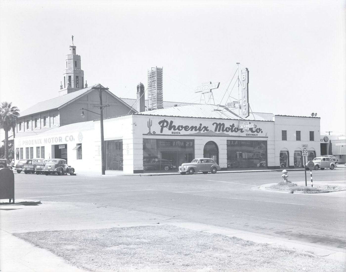 Phoenix Motor Co. Building Exterior, 1946