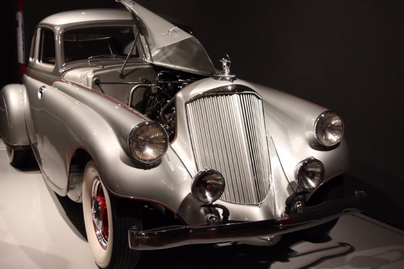 The Glistening Beauty: The Pierce-Arrow Silver Arrow of the 1930s