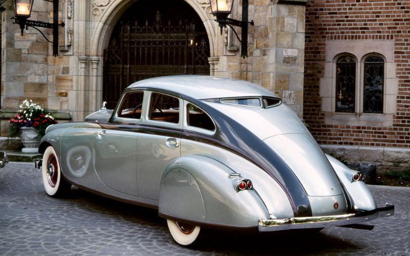 The Glistening Beauty: The Pierce-Arrow Silver Arrow of the 1930s