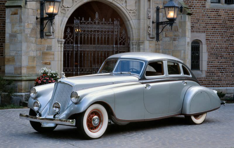 The Glistening Beauty: The Pierce-Arrow Silver Arrow of the 1930s