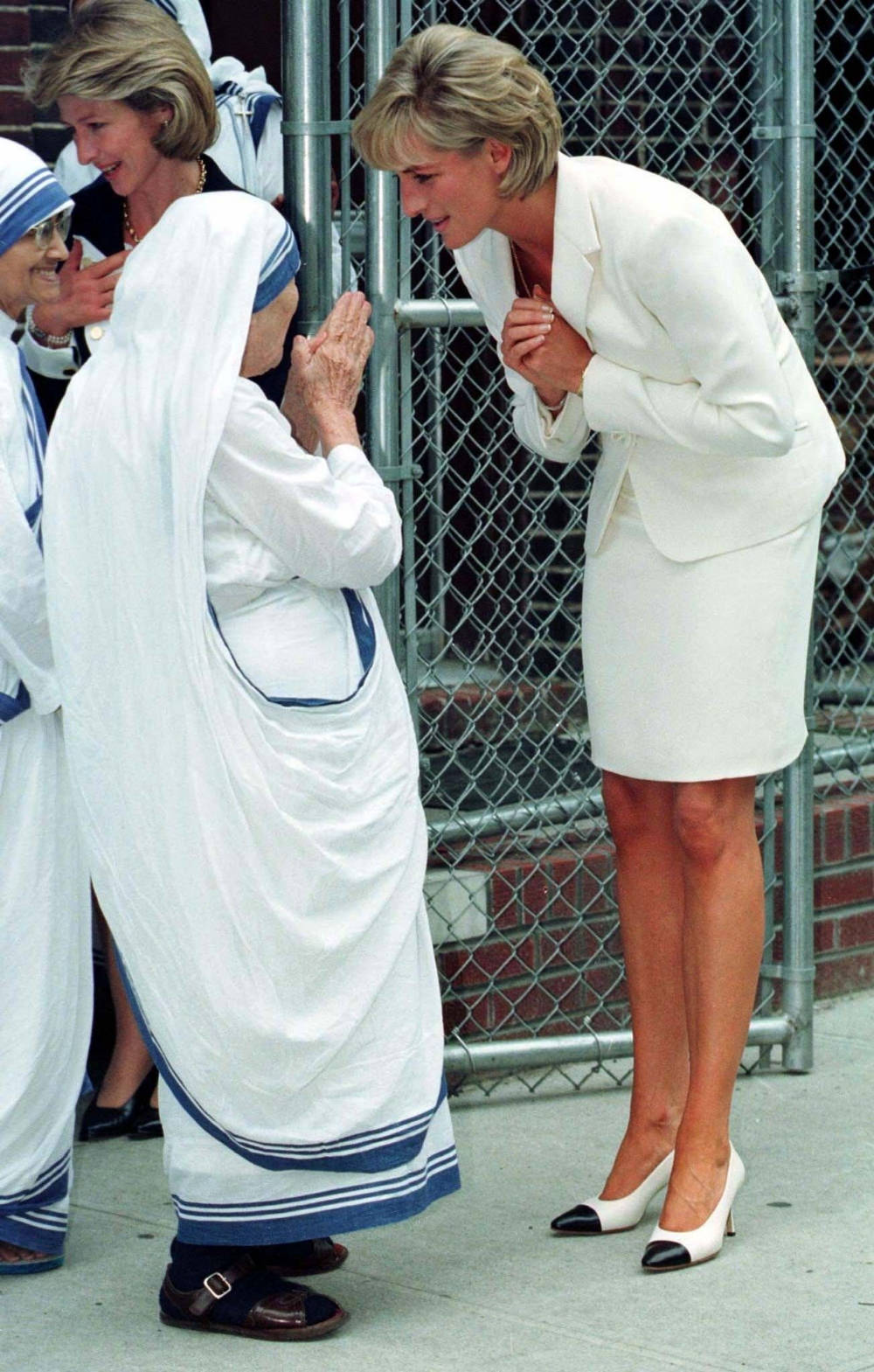 Two Hearts, One Mission: The Remarkable Meeting of Princess Diana and Mother Teresa, 1977
