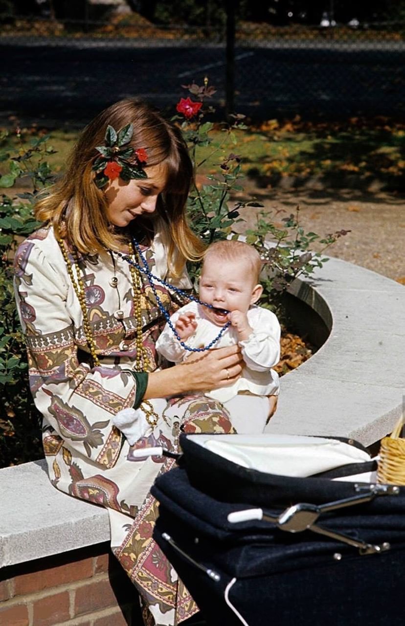 London's Love Affair with Color: A Retrospective of Psychedelic Hippie Fashion in the 1960s