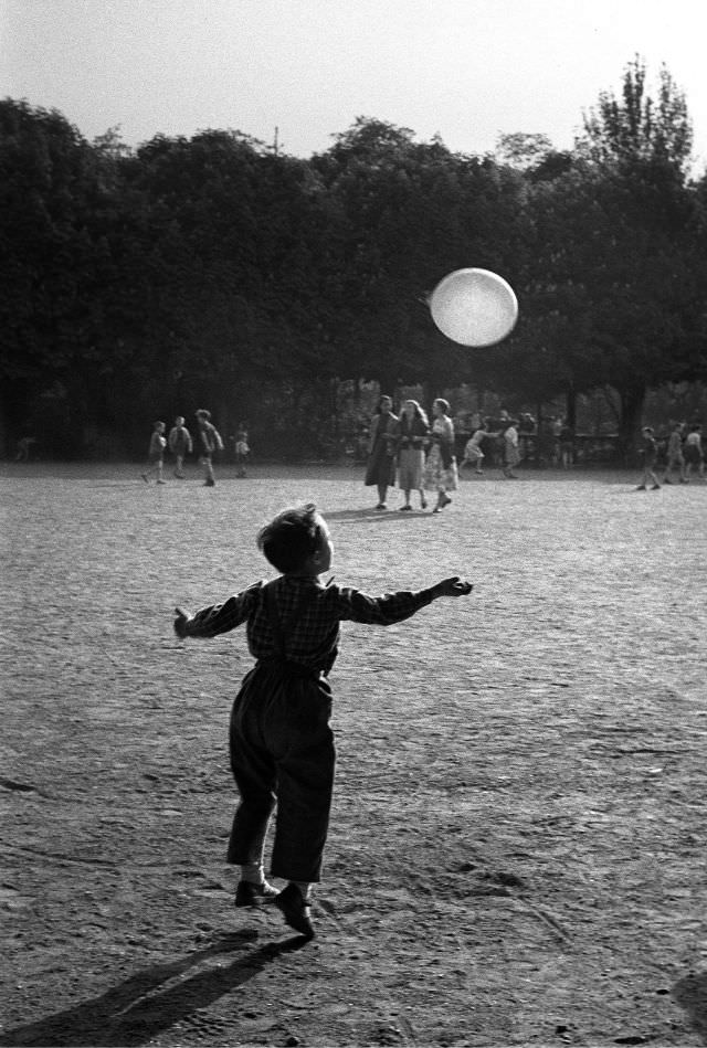 Jardin du Luxembourg, Paris, 1956.