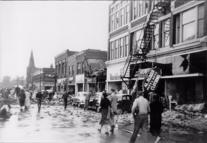 Lochiel St. looking east from Christina St.