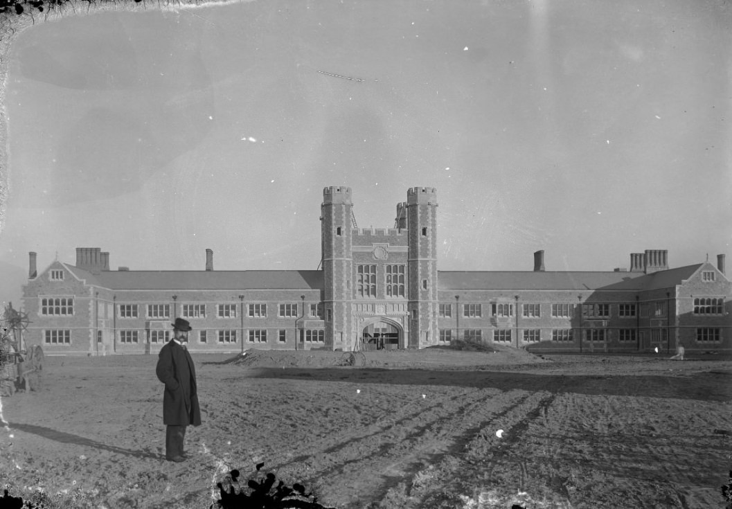 Washington University's Brookings Hall in Saint Louis, Missouri, 1900.