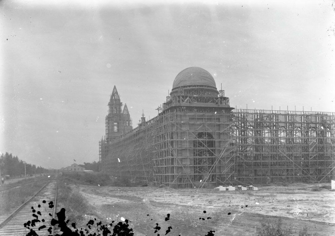 Side of Exposition Building Construction, 1900