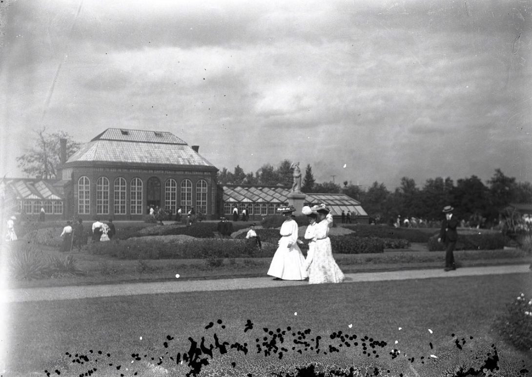 Missouri Botanical Garden Visitors, 1900