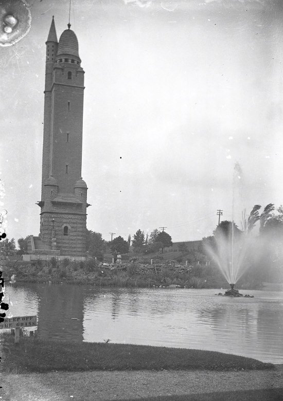 Compton Hill Water Tower, 1900