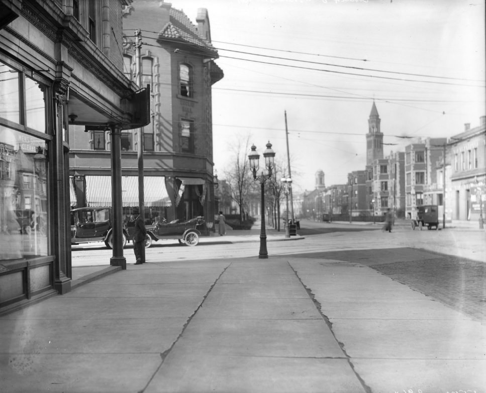 The intersection of North Euclid and McPherson Avenues, looking west along McPherson Avenue, 1900