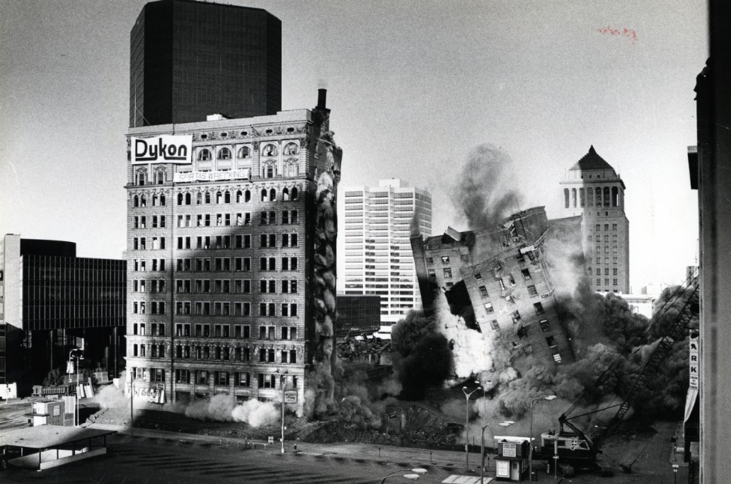 Buder Building Implosion Downtown, 1984