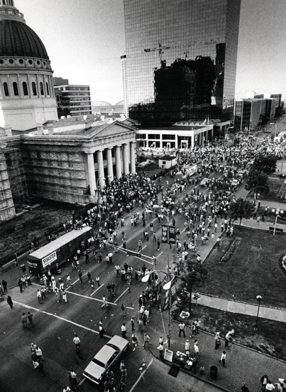 Buder Building Implosion Downtown, 1984