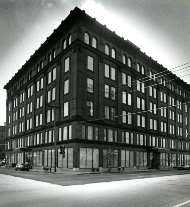 Central West Plaza Building, 1981