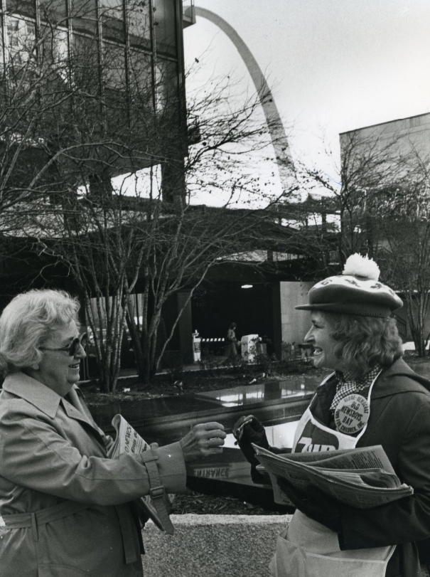 Old Newsboys and the Arch, 1981