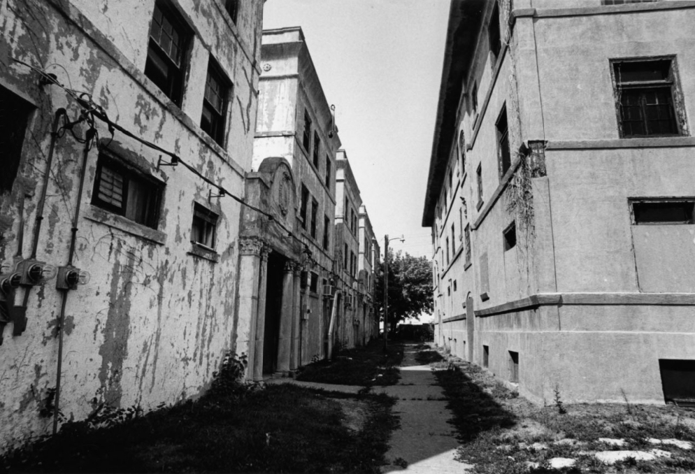 Donaldson (Court) Apartments Alleyway, 1983