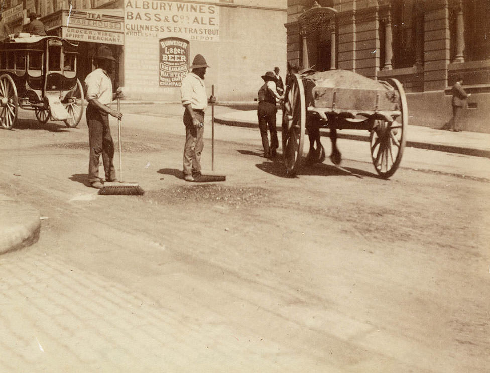 Street scene from Sydney, 1887