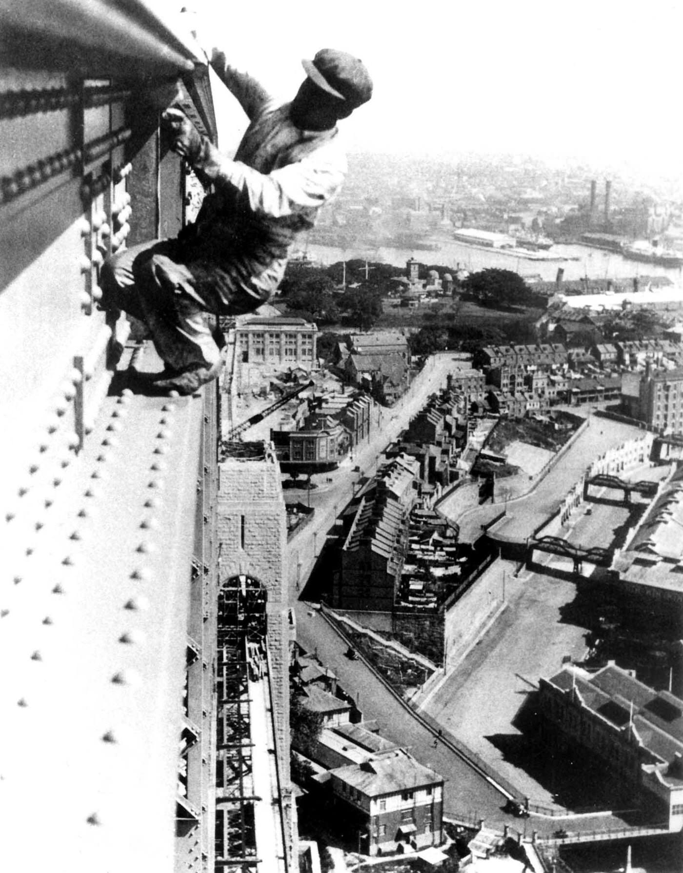 The construction of the bridge and the men who worked on it, fascinated Sydneysiders, 1932