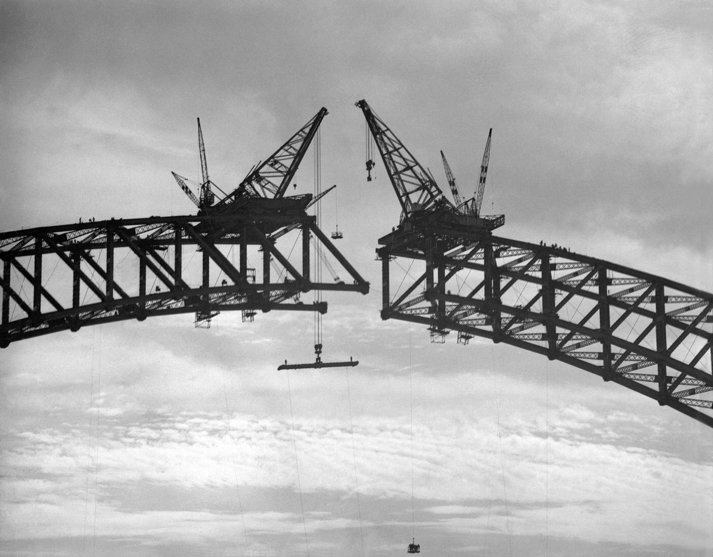 Construction on the Sydney Harbour, 1930