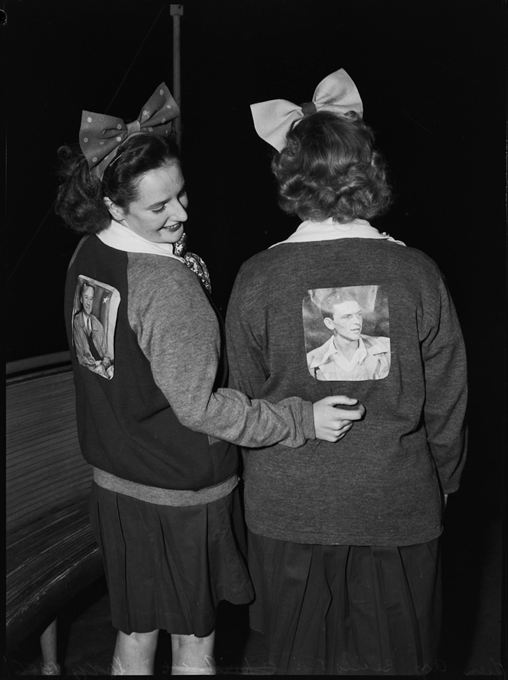 Where Is Youth Heading: Vintage Photos of Teenagers of Sydney in the 1940s