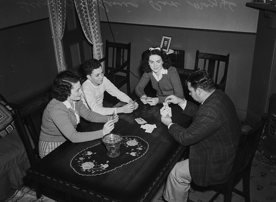 Where Is Youth Heading: Vintage Photos of Teenagers of Sydney in the 1940s