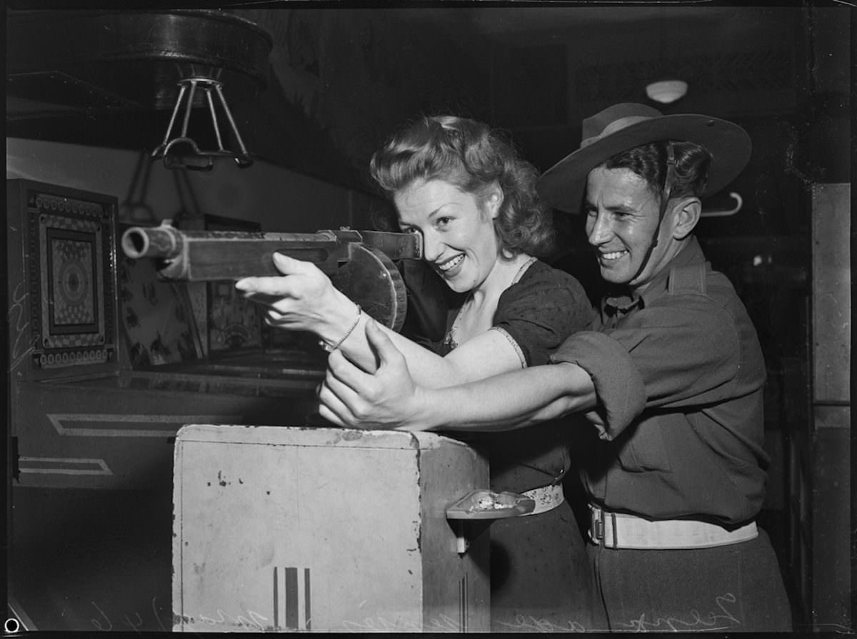 Where Is Youth Heading: Vintage Photos of Teenagers of Sydney in the 1940s