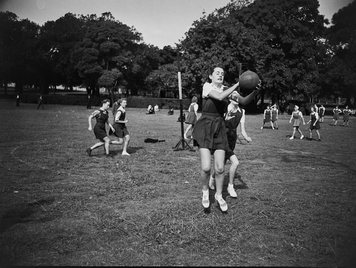 Where Is Youth Heading: Vintage Photos of Teenagers of Sydney in the 1940s