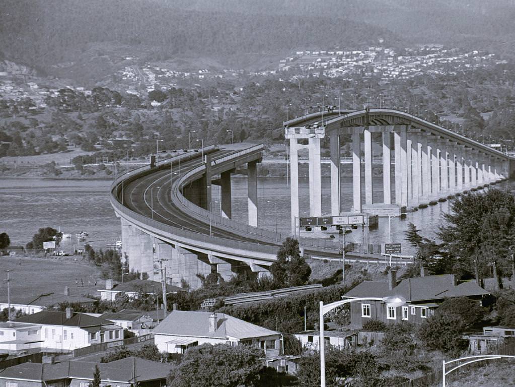 Tasman Bridge disaster, January 1975