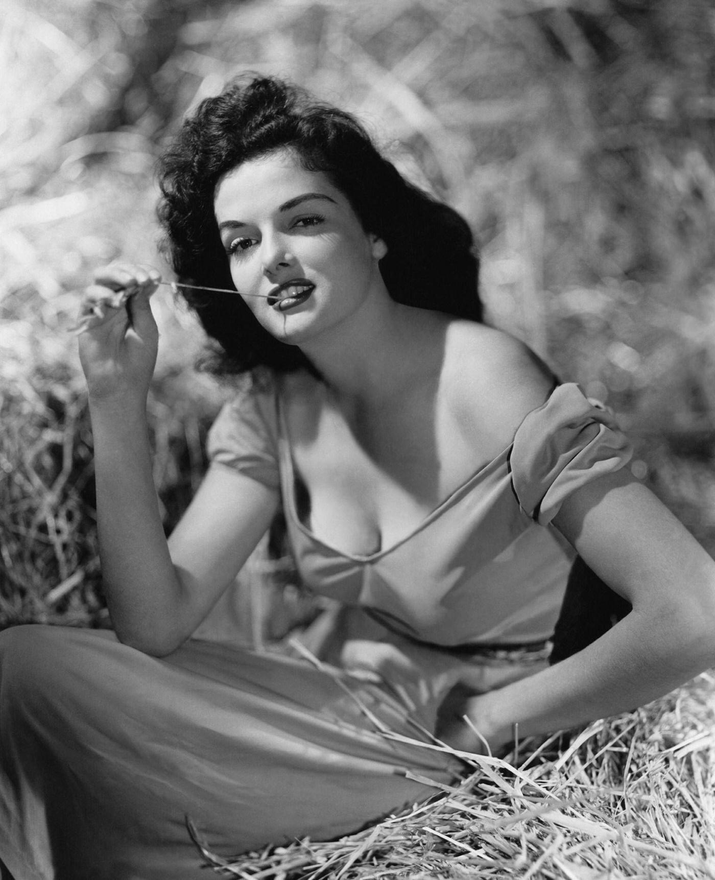Jane Russell in a portrait session for the movie "The Outlaw", 1943