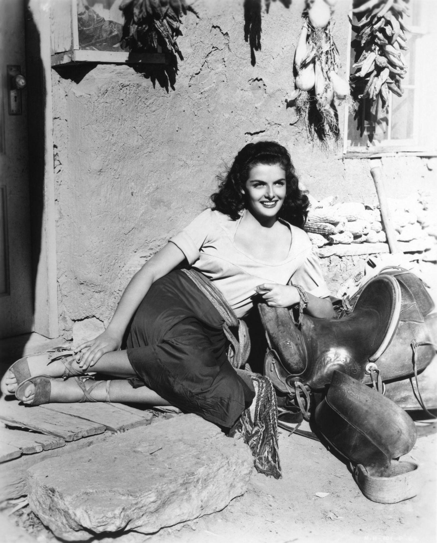 Jane Russell in the movie "The Outlaw", 1943