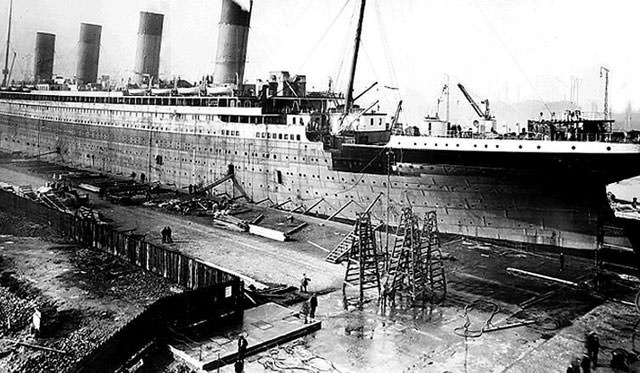 Building the Unsinkable: The Story of the Titanic's Construction and Rise to Fame