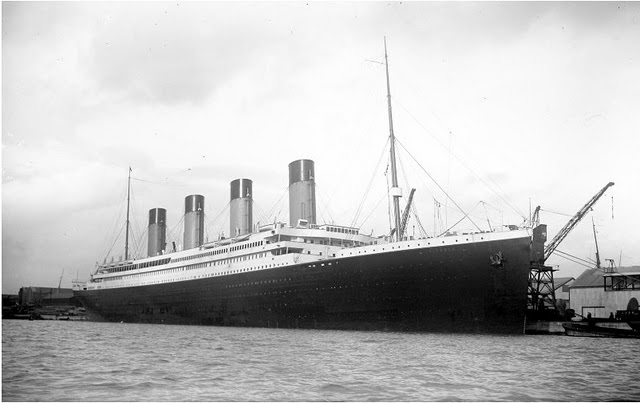 Building the Unsinkable: The Story of the Titanic's Construction and Rise to Fame