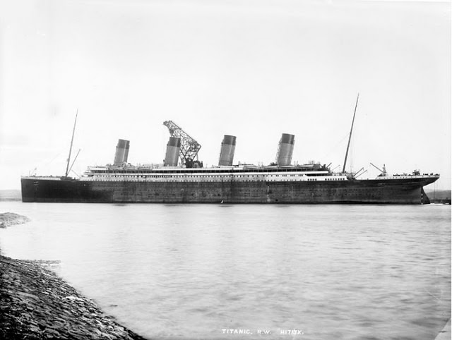 Building the Unsinkable: The Story of the Titanic's Construction and Rise to Fame