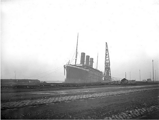 Building the Unsinkable: The Story of the Titanic's Construction and Rise to Fame