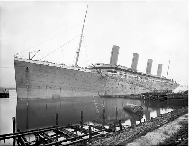 Building the Unsinkable: The Story of the Titanic's Construction and Rise to Fame