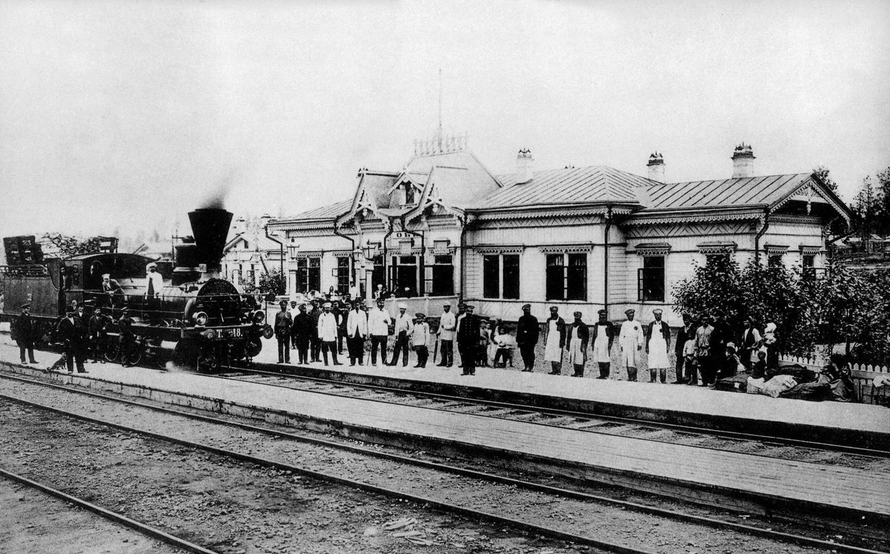 Trans-siberian in russian railway station in Obn, 1900
