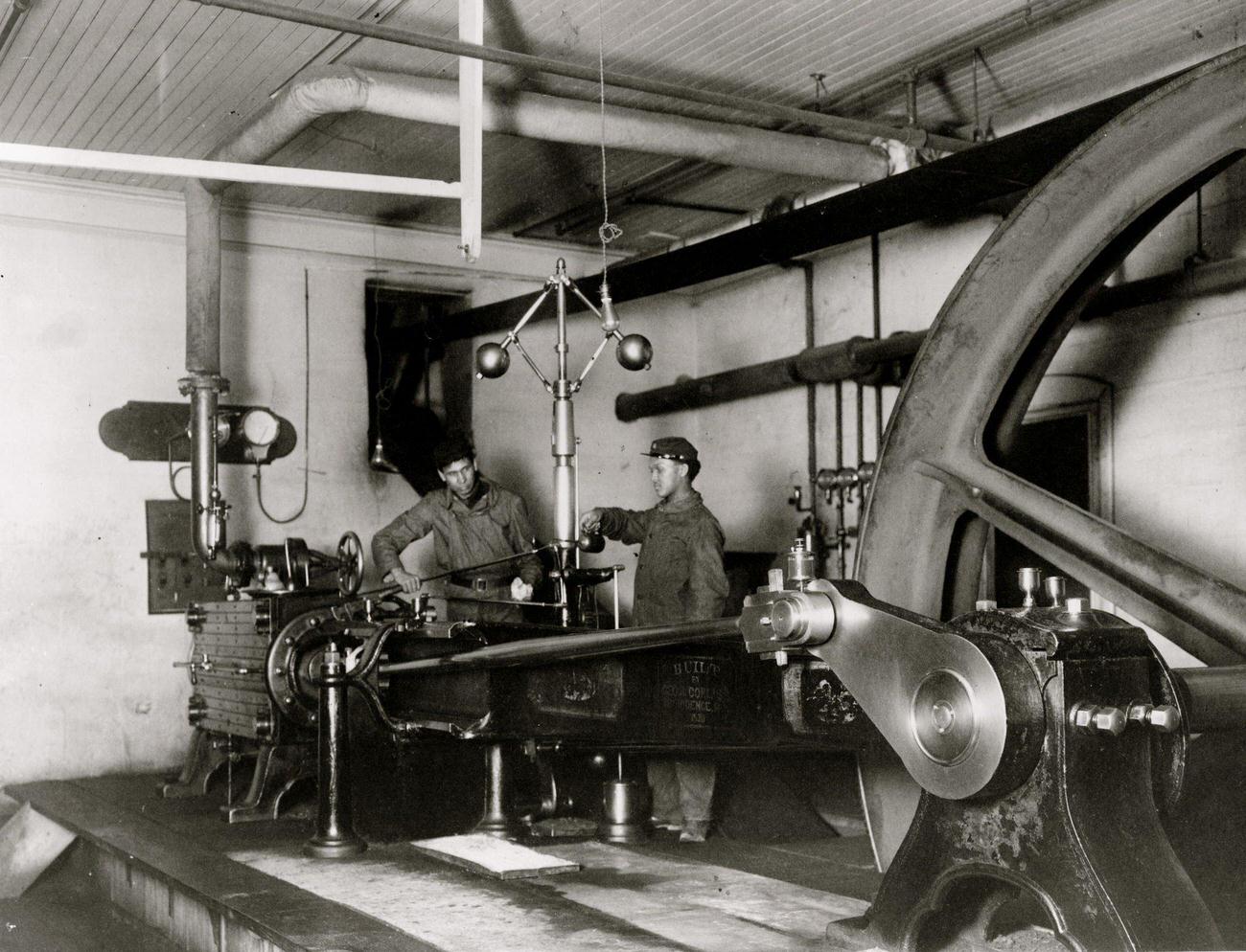 Young African American men training in mechanical engineering at Hampton Institute, Hampton, Virginia, 1902