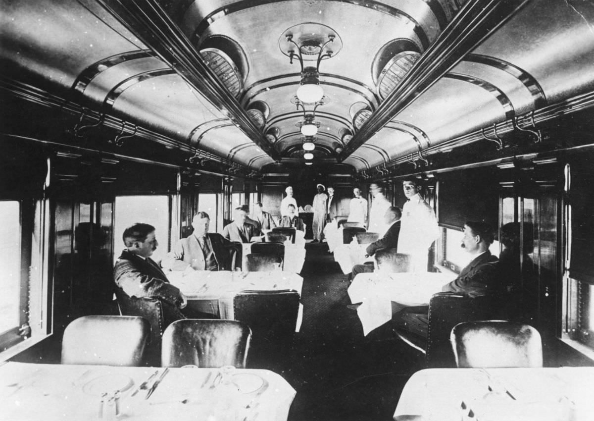 Interior of a luxury dining car, 1910.
