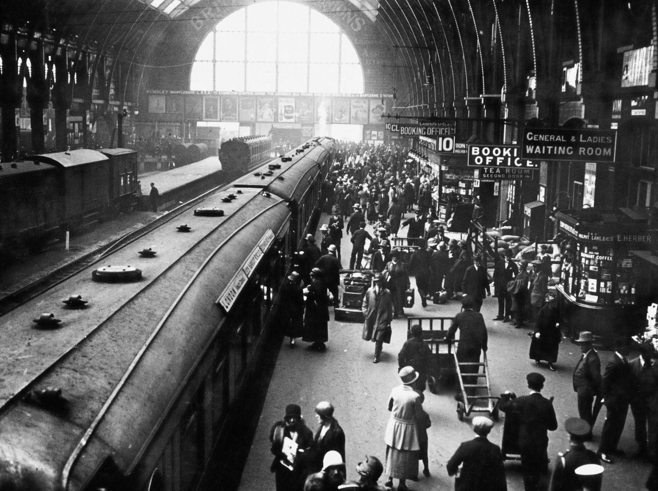 Holidaymakers At King's Cross