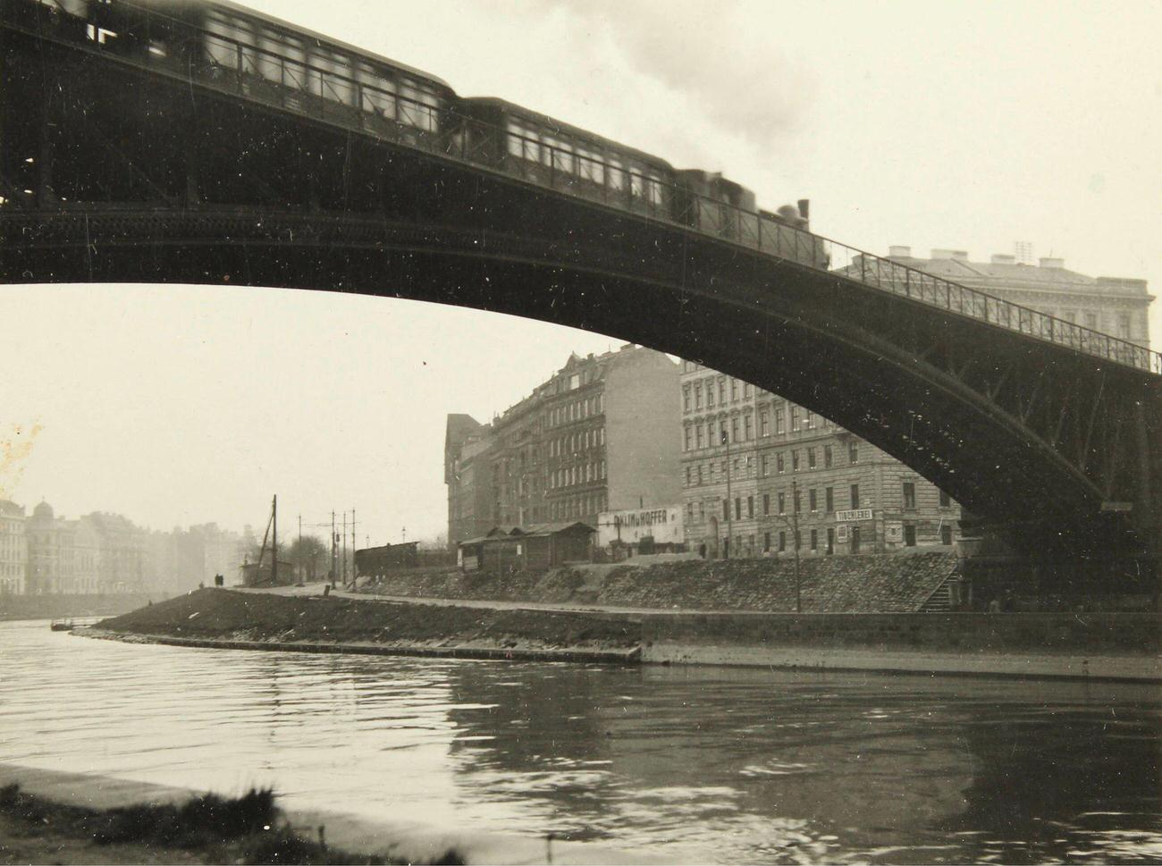 Railway bridge over the Viennese Danube Canal, 1930s