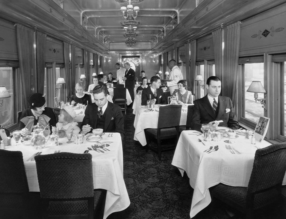 Passengers have lunch on North Coast Limited’s restaurant car, 1934.