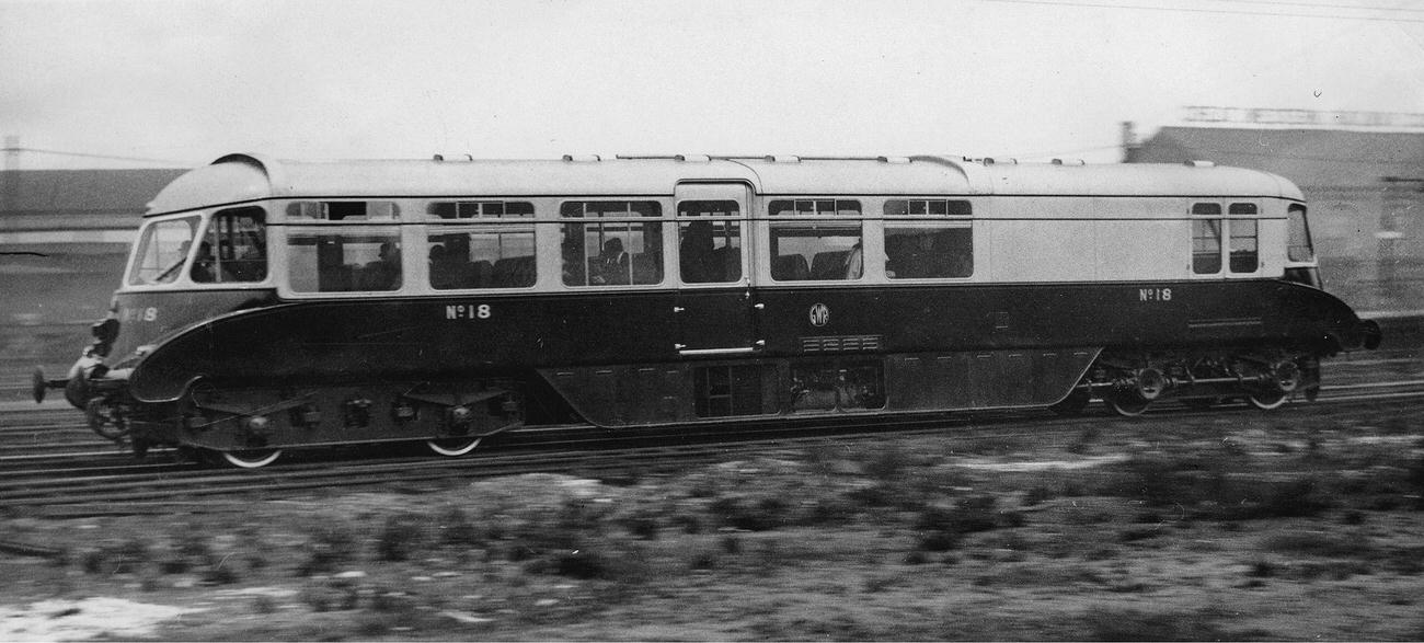 A new railcar of the Great Western Railway, 1937