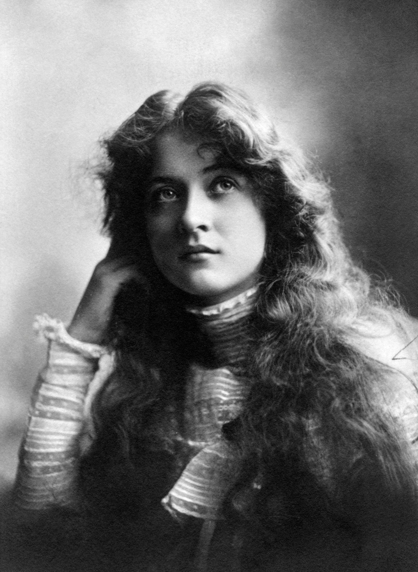 Maude Fealy (1881-1971), American actress, 1902.