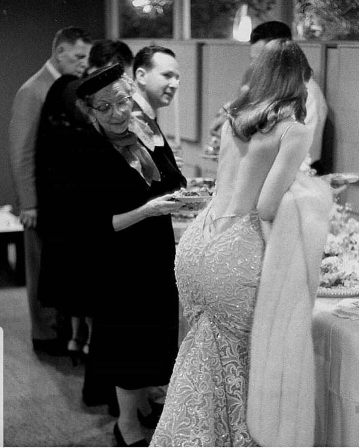 Ralph Crane's Timeless Photos of 1950s Icon Vikki Dougan